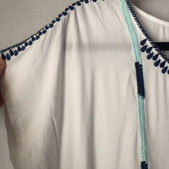 Solitaire Swim white tunic with two tone embroidered floral front - Picture 6 of 8